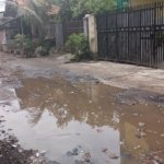 Warga Soroti Jalan Berlubang di Daerah Wates Cibitung