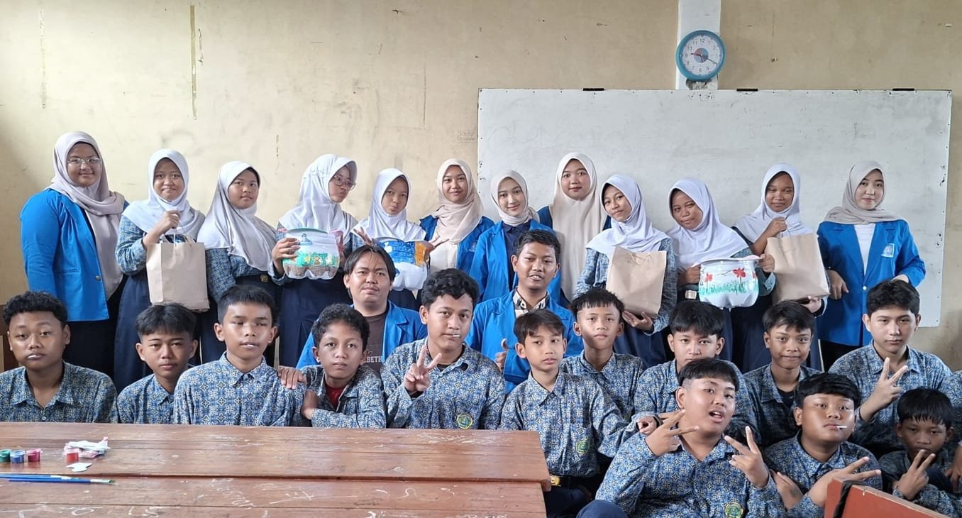 Mahasiswa UBSI Cibitung Sukses Gelar Kegiatan Pengabdian Masyarakat di SMP Noer Hidayah