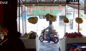 Terekam CCTV Aksi Maling Minyak Goreng Di Cibitung Resahkan Pedagang Desa Muktiwari