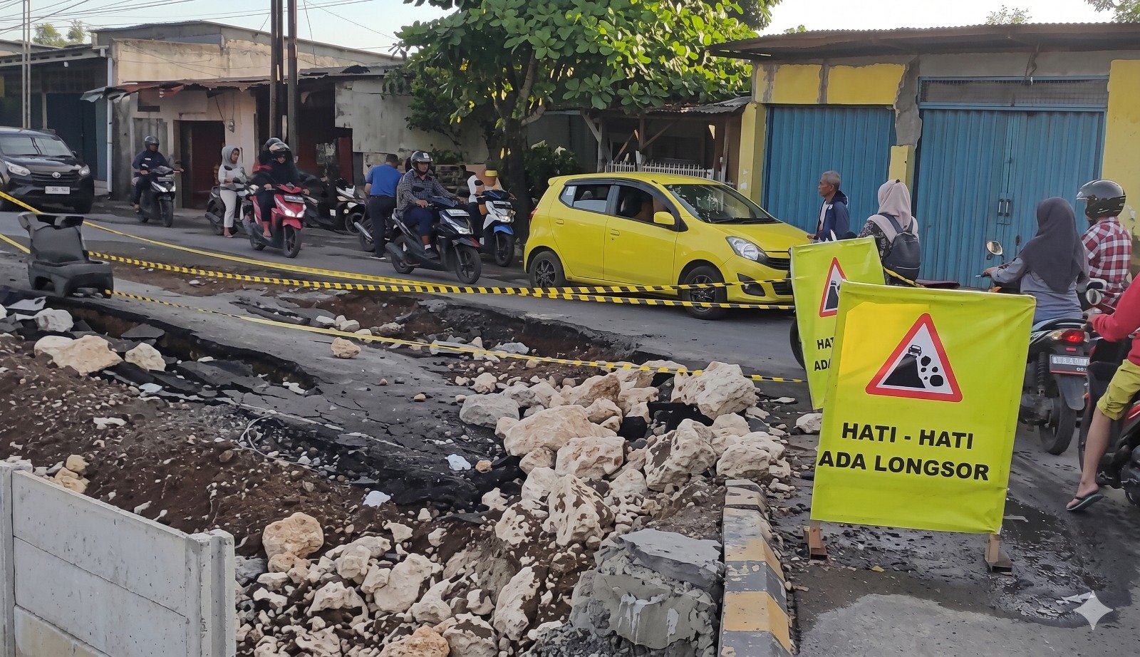 Jalan Amblas di CBL Cibitung, Plt Bupati Bekasi Siapkan Perbaikan Secepatnya