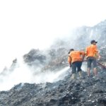 Diduga Akibat Puntung Rokok Kebakaran TPA Sumur Batu Bekasi Bikin Geger