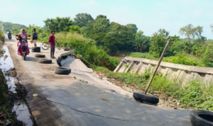 Jalan Rusak