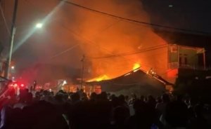Melahap Empat Kios di Pasar Tambun, Api Hanguskan Bangunan Milik Warga