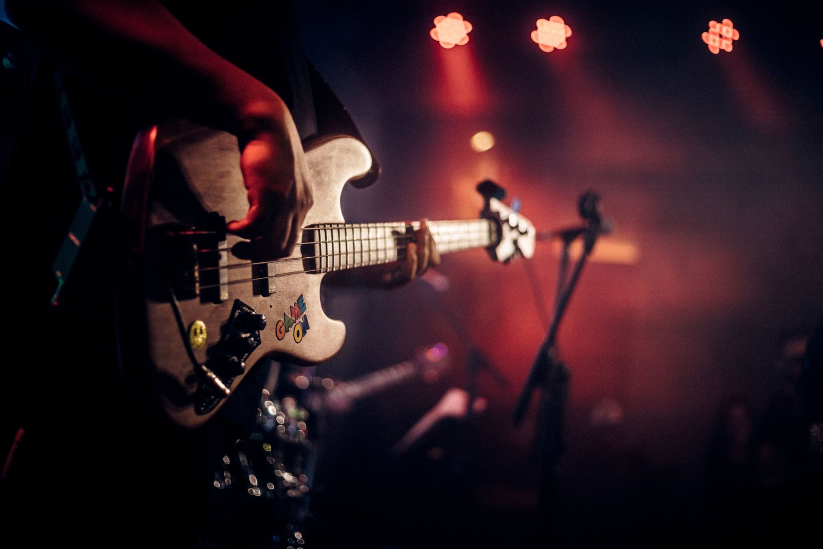 Playlist Wajib Gen Z! Ini 3 Musisi Indie Galau yang Lagi Menguasai FYP TikTok