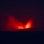 Abu Vulkanik Gunung Anak Krakatau Menyebar Hingga Bekasi, BPBD Bagikan Masker serta Imbau Warga Waspada