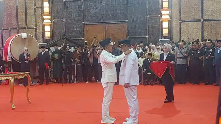 Asep Surya Atmaja Resmi Dilantik Jadi Bupati Bekasi, Fokus Benahi Infrastruktur dan Kesehatan